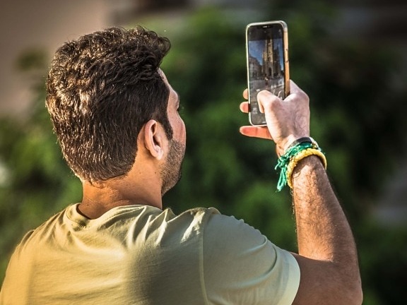Conectando o Campo: Como Máquinas Agrícolas Mapeiam a Rede Celular
